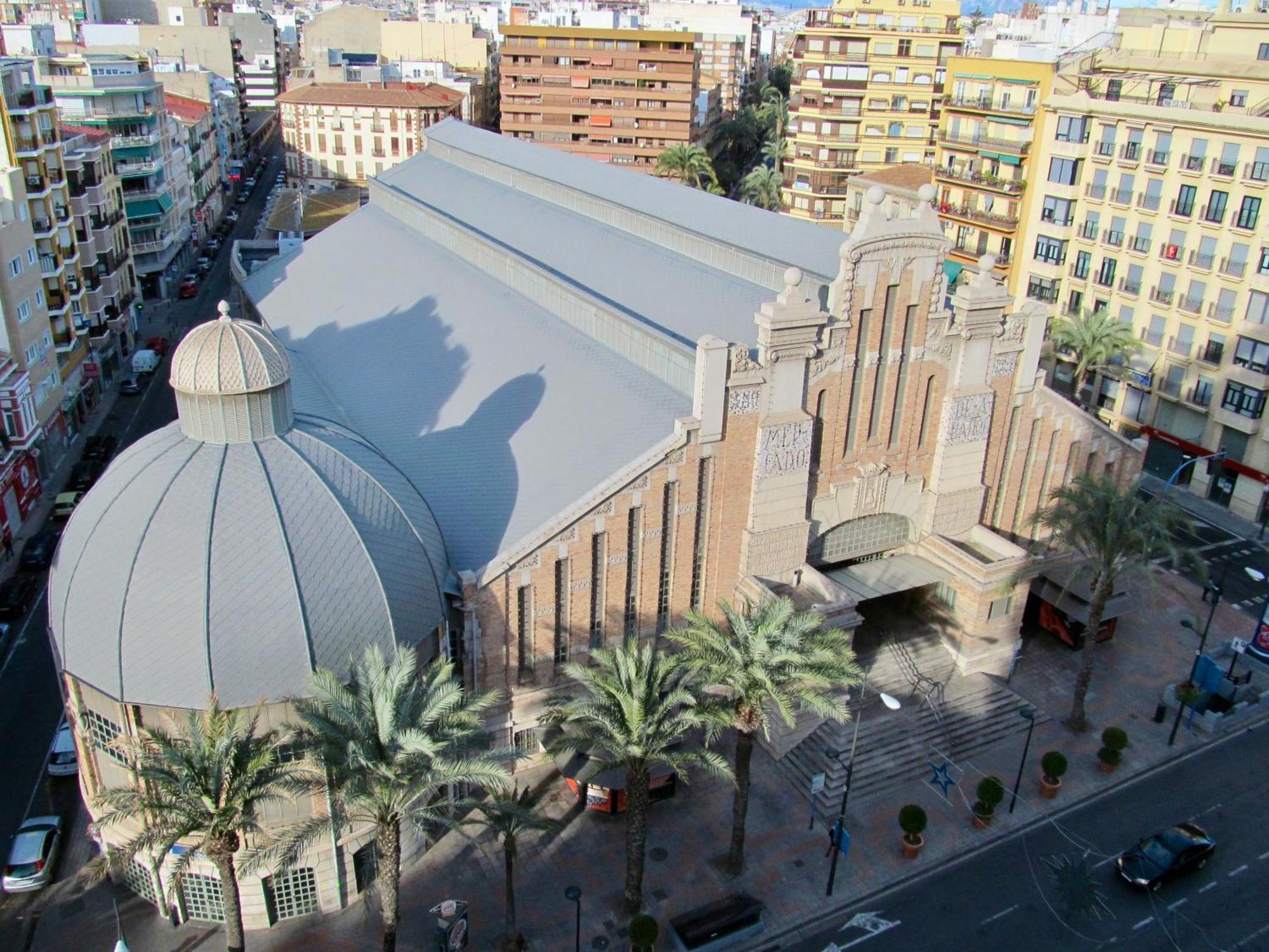 Gran Atico Con Terraza En El Centro De Alicante Exterior photo